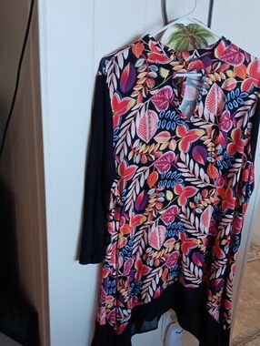 Kate & Mallory Black Tunic with Pink, Red, Yellow & Purple Leaf Print 2x